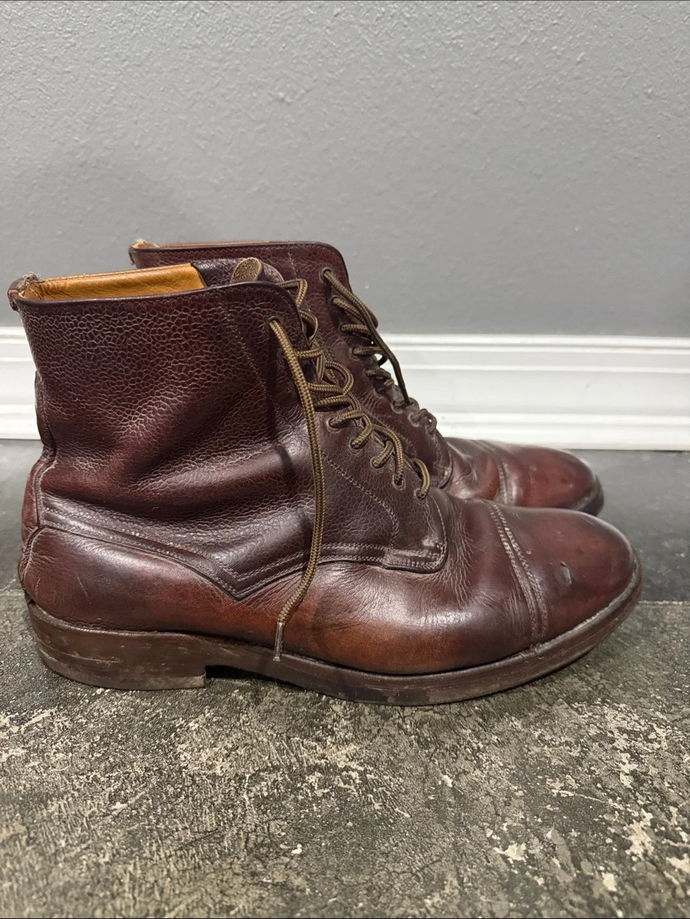 Vintage Valentino men’s cap-toe lace-up ankle boots in brown pebbled leather 11